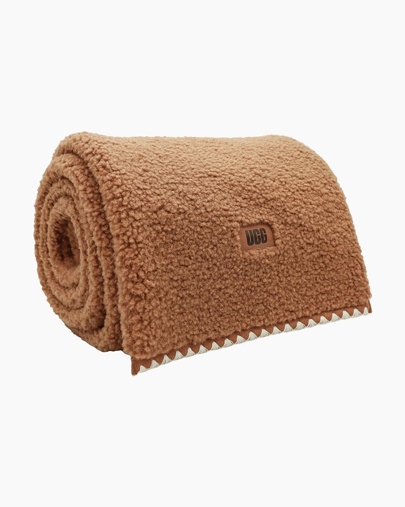 Women's fluff Scalloped Scarf in Chestnut | UGG | The Paper Store
